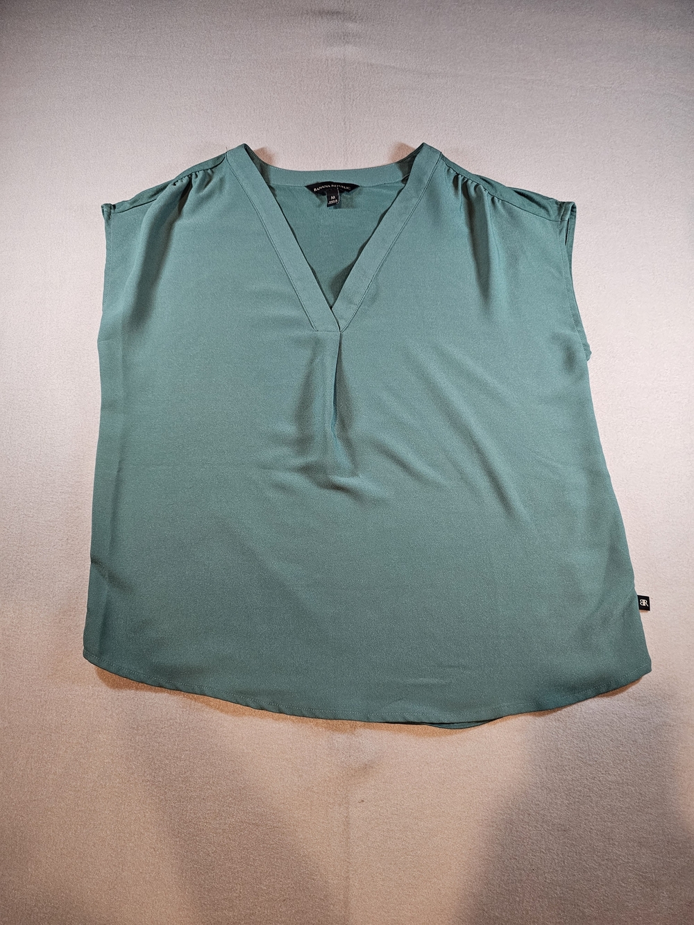 Banana Republic Cap Sleeve‎ V-Neck Green Top Size M